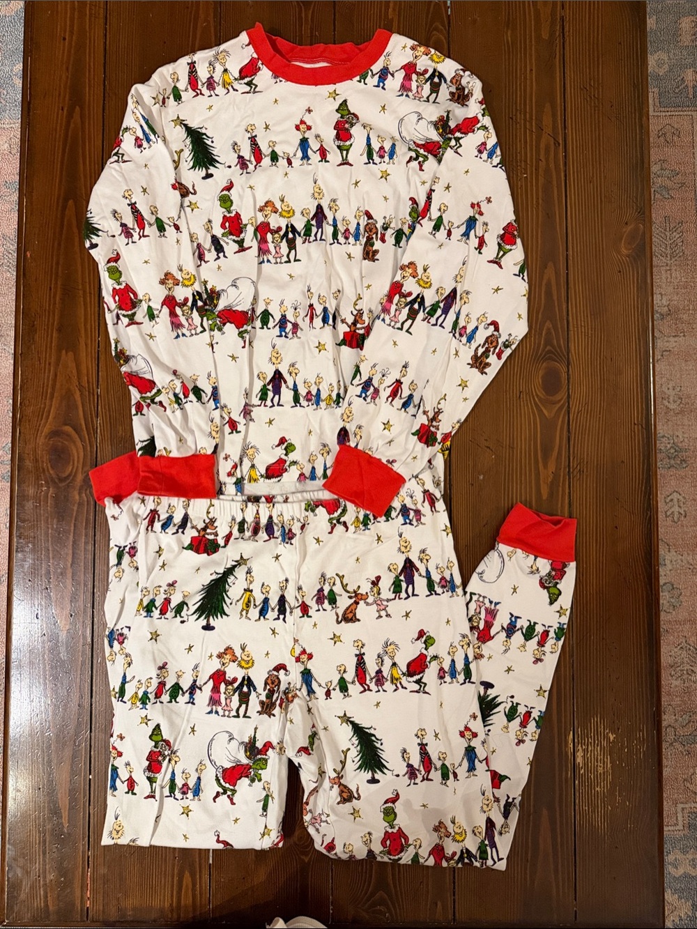 Women’s Grinch Holiday Pajama Set - white with Red Trim